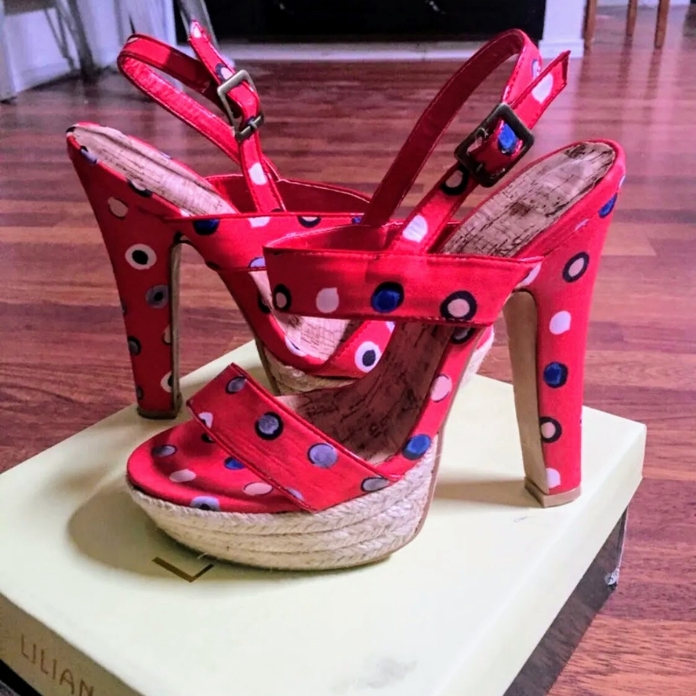 Liliana Red Strappy Platform Sandals Sz 7.5